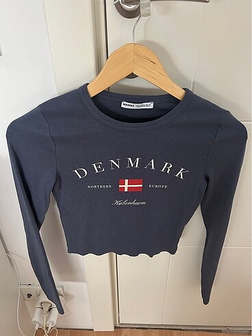Pull and bear tshirt