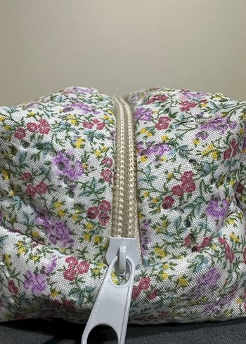 Çiçek Desenli Fermuarlı Kadın Makyaj Çantası - Görsel 2