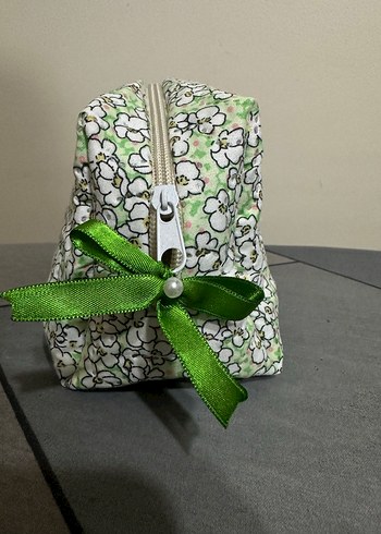 Yeşil Çiçek Desenli Kadın Makyaj Çantası - Görsel 4