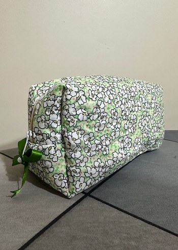 Yeşil Çiçek Desenli Kadın Makyaj Çantası - Görsel 2