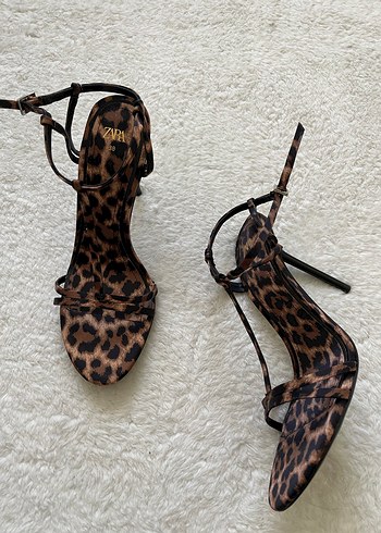 Kahverengi Leopar Desenli Süet Stiletto