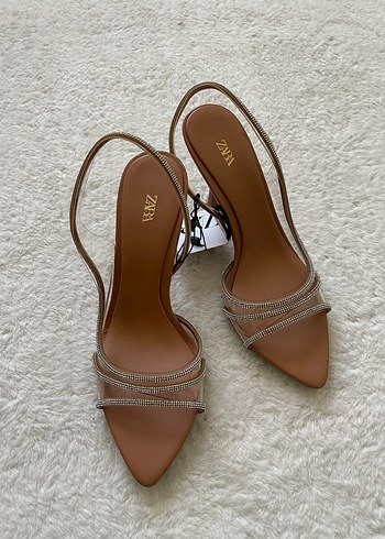 Zara Bej Deri Taşlı Stiletto Topuklu Ayakkabı