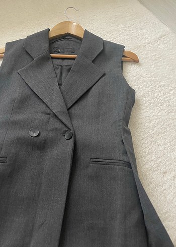 Zara Gri Düğmeli Kolsuz Kadın Blazer