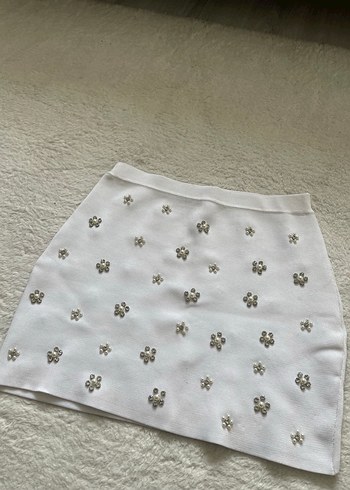 Beyaz İşlemeli Payetli Mini Etek