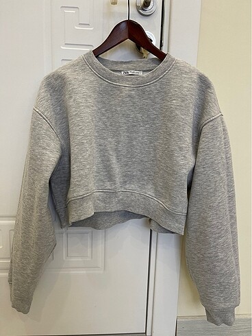 Zara sweat