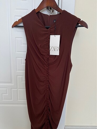 Zara drapeli elbise