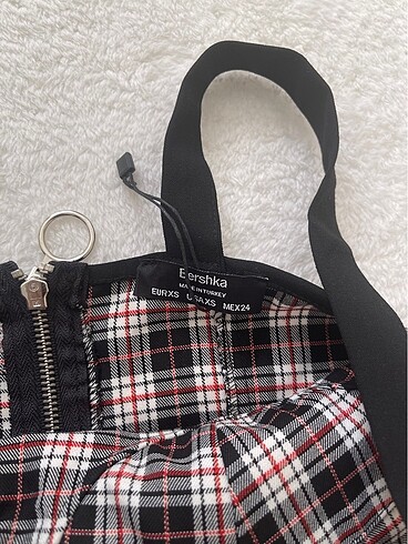 xs Beden Bershka elbise