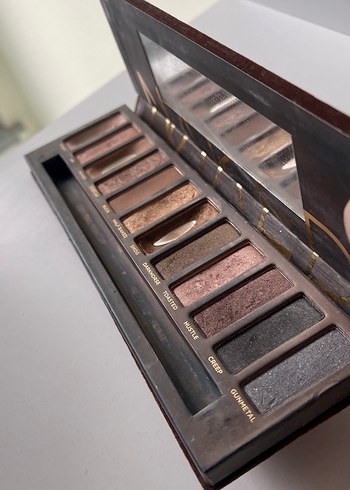 Urban Decay Naked Kahverengi Far Paleti - Görsel 2