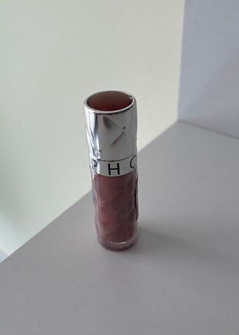 Bej Gri Tonlarda Dudak Parlatıcısı - Görsel 3