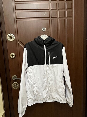 nike yağmurluk