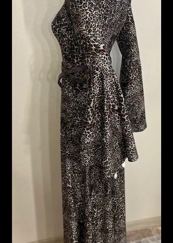 Leopar Desenli Uzun Elbise - Görsel 7