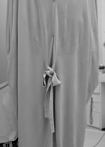 Bohem Tarzı Uzun V Yaka Gri Elbise - Görsel 4