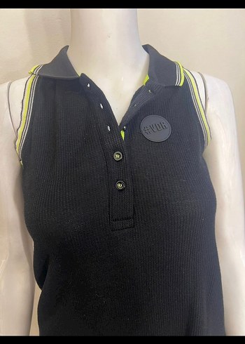 Düğmeli Siyah Kolsuz Mini Spor Yelek - Görsel 3