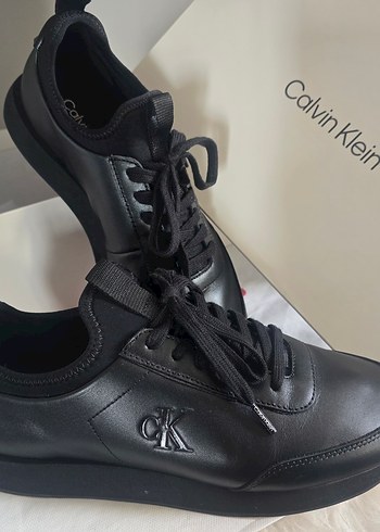 Calvin Klein 43