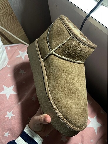 37 Beden Ugg bot