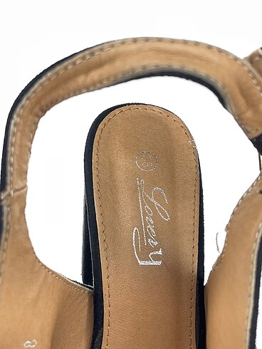 38 Beden siyah Renk Vintage Love Sandalet %70 İndirimli.