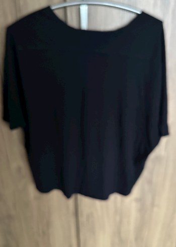 Siyah V Yakalı Kadın Tişört - Görsel 7