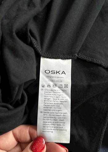 Siyah V Yakalı Kadın Tişört - Görsel 9