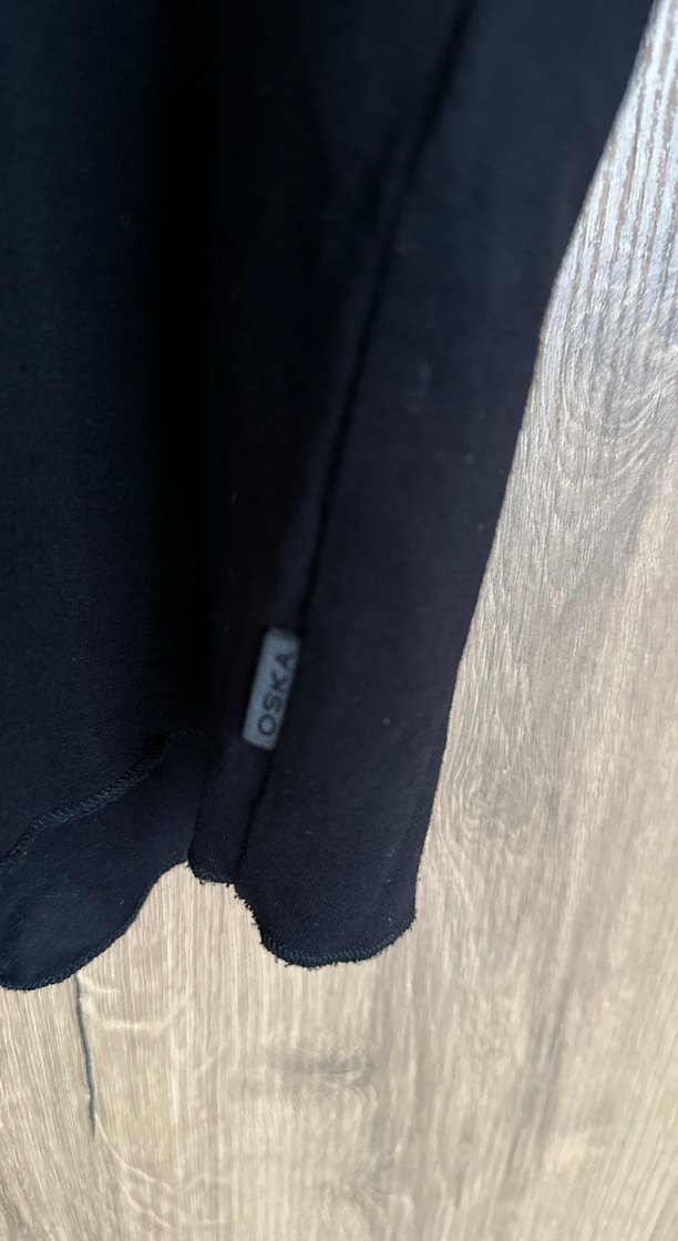 Siyah V Yakalı Kadın Tişört - Görsel 5