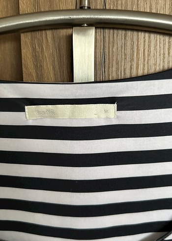 Kadın Siyah Beyaz Çizgili Kolsuz Atlet - Görsel 3