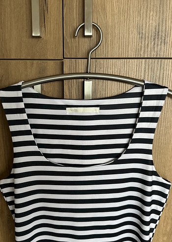 Kadın Siyah Beyaz Çizgili Kolsuz Atlet - Görsel 2