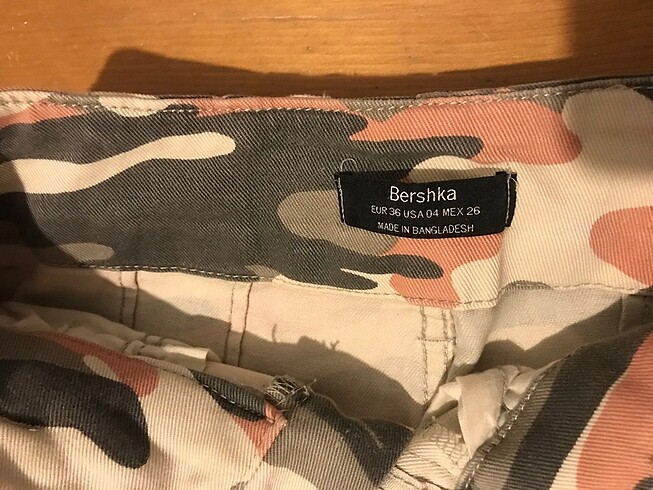 36 Beden Bershka Asker Desen yüksek bel Pantolon
