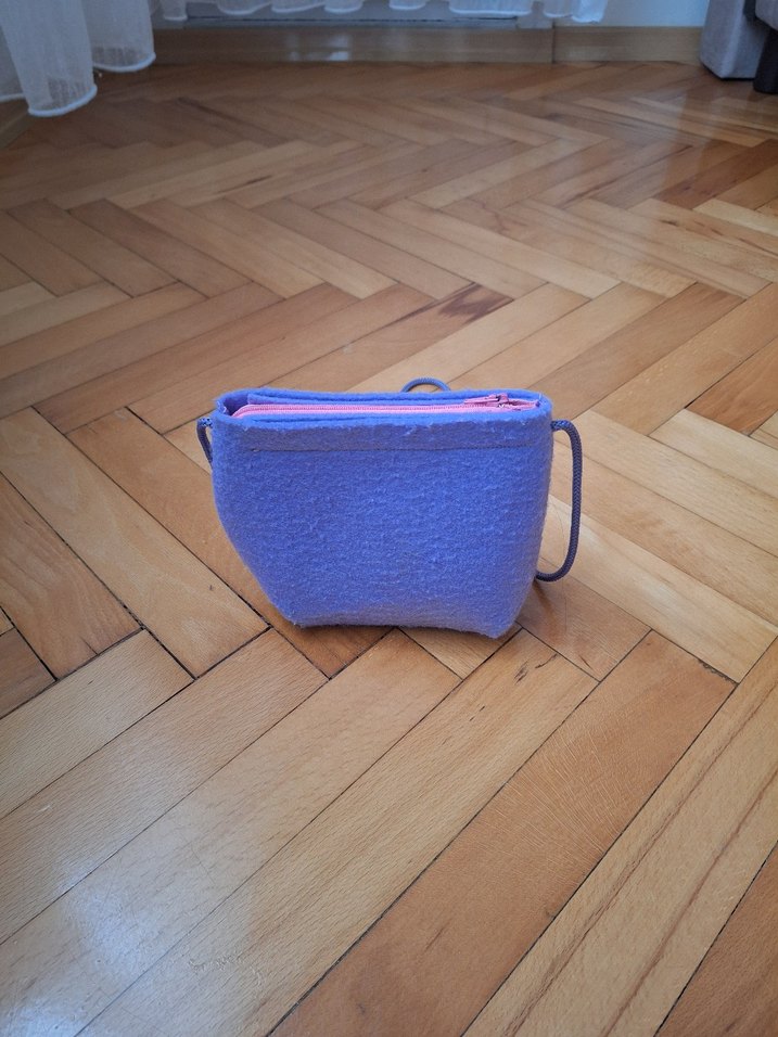 Keçeden yapılmış çanta - Görsel 4