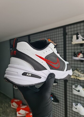 40 Beden beyaz Renk Nike monarch spor ayakkabı 