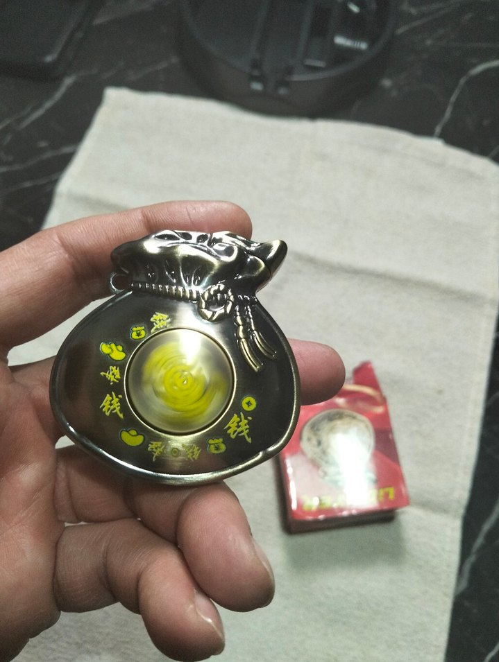 Vintage Parlak Altın çakmak - Görsel 3