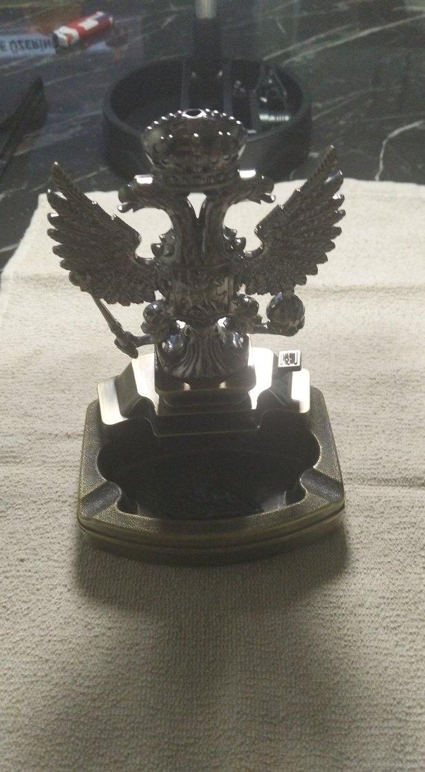 Altın Renkli Kanatlı Figürlü Koyu çakmak - Görsel 3