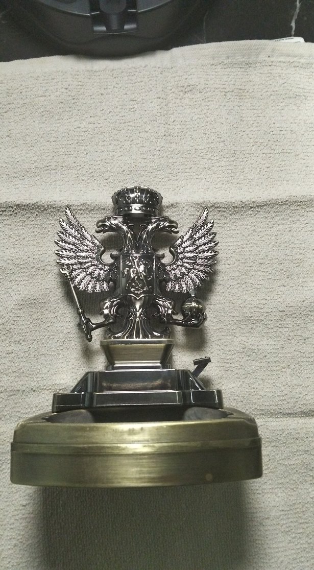 Altın Renkli Kanatlı Figürlü Koyu çakmak - Görsel 2