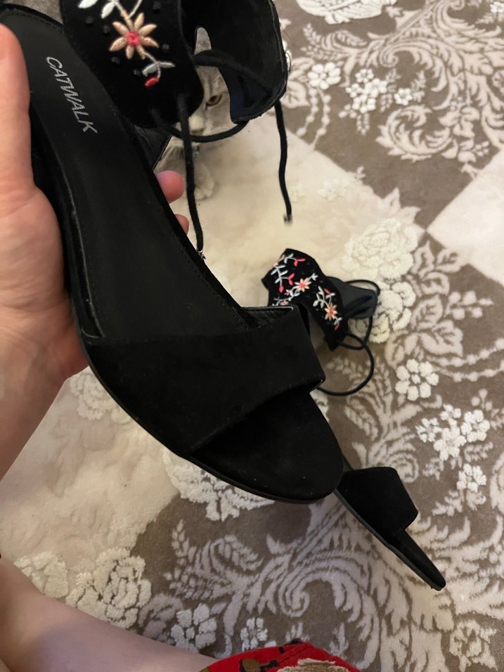 38 numara Nakışlı Siyah Dolgu Topuklu Kadın Ayakkabı - Görsel 4