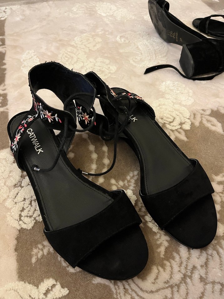 38 numara Nakışlı Siyah Dolgu Topuklu Kadın Ayakkabı - Görsel 5