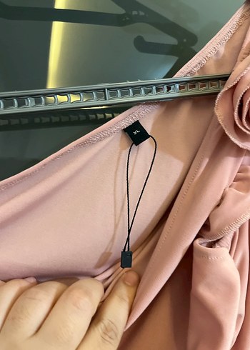 Xl beden etiketli Pembe Drapeli Straplez  bluz - Görsel 3