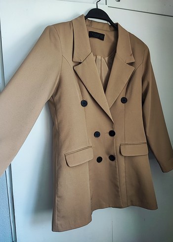 l Beden Kadın Bej Düğmeli Midi Blazer Ceket
