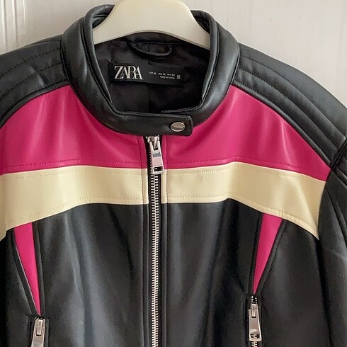 xl Beden siyah Renk Zara deri ceket.