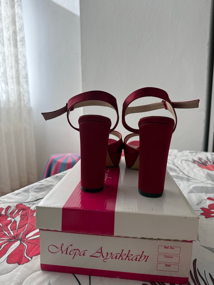 Kırmızı Parlak Platform Topuklu Kadın Ayakkabı - Görsel 4