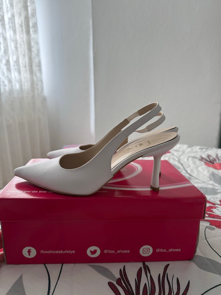 Beyaz Stiletto Topuklu Kadın Abiye Ayakkabı - Görsel 2