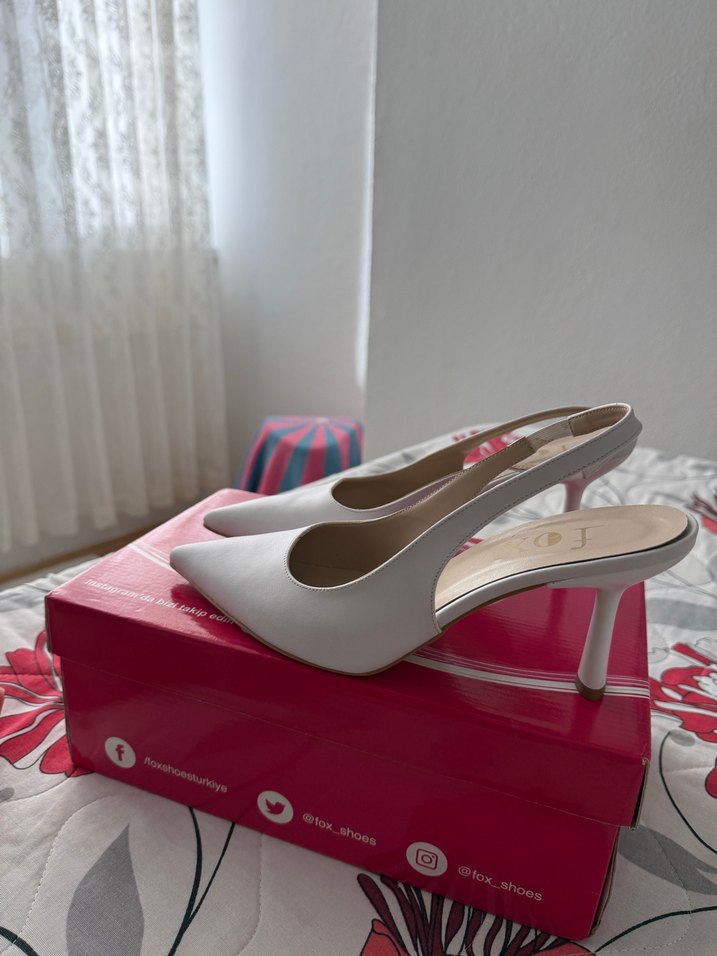 Beyaz Stiletto Topuklu Kadın Abiye Ayakkabı - Görsel 4