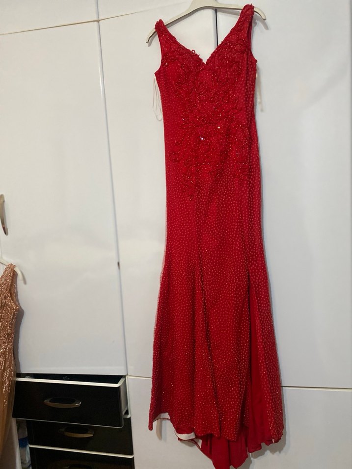 Boncuk Detaylı Kırmızı Uzun Abiye Elbise - Görsel 2