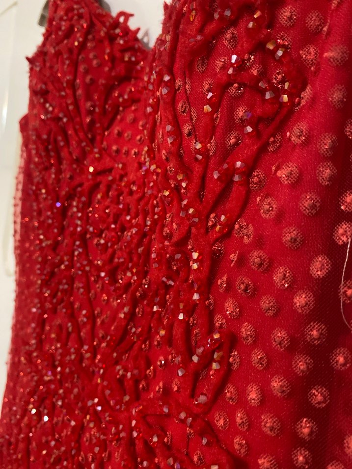 Boncuk Detaylı Kırmızı Uzun Abiye Elbise - Görsel 3