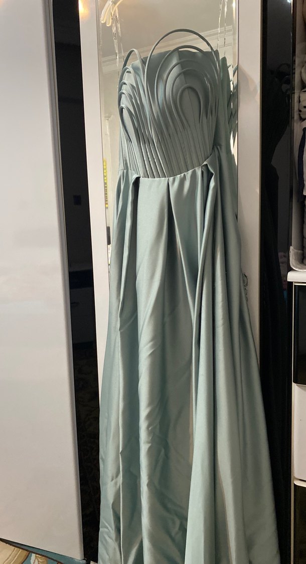 Su yeşili Straplez Uzun Pilili Kadın Abiye Elbise - Görsel 3