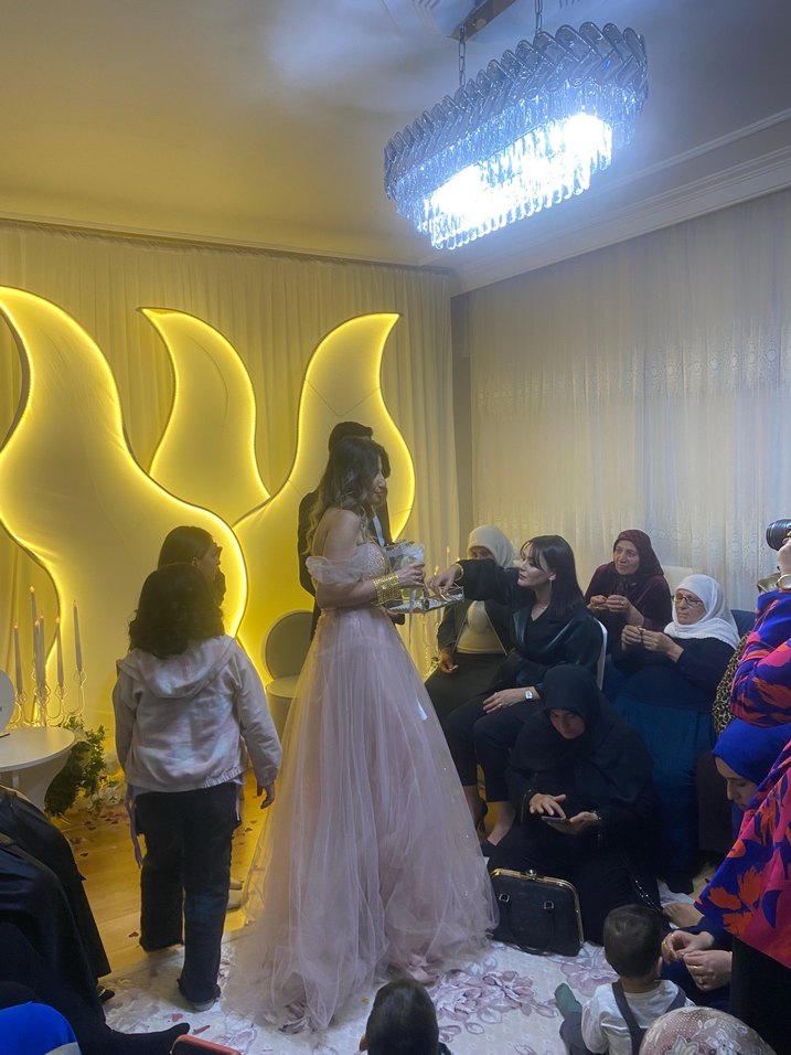 Pembe Işıltılı Straplez Midi Nişan Elbisesi - Görsel 2