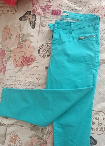 44 Beden mavi Renk LCW pantolon