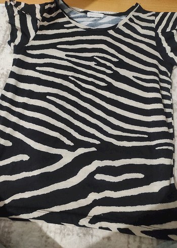Diğer Gri Zebra Desenli Kısa Kollu Tişört