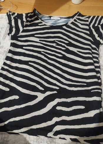36 Beden Gri Zebra Desenli Kısa Kollu Tişört