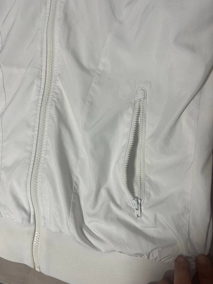 Orijinal Nike Beyaz Kapüşonlu Fermuarlı Kadın Ceket - Görsel 5