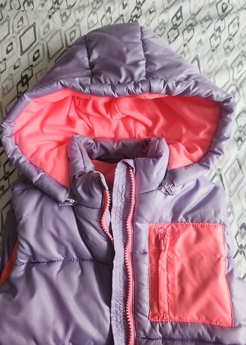 Kız Çocuk Kapüşonlu Mor Şişme Yelek - Görsel 5