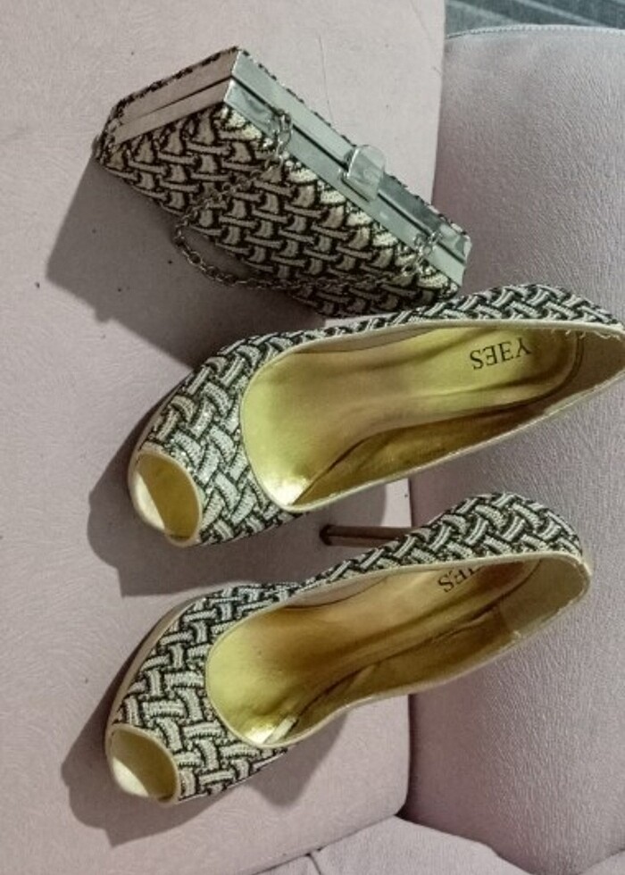 topuklu ayakkabı ve çanta  - Görsel 2