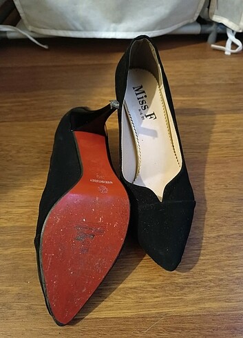 39 Beden Siyah süet stiletto.